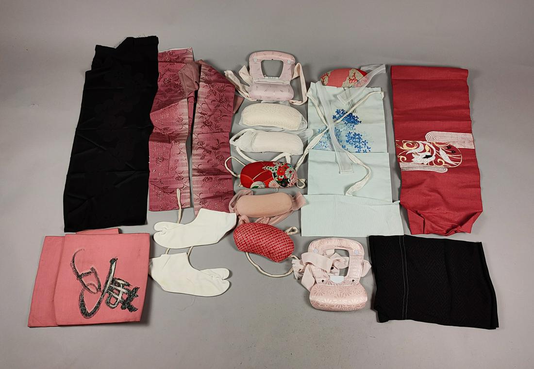 LARGE COLLECTION JAPANESE ACESSORIES: Title: LARGE COLLECTION JAPANESE ACESSORIES Dimensions: Collection of japanese original belts and acessories Description: We offer in house shipping - Fedex shipping =60 $; 7-10 working days to US - C