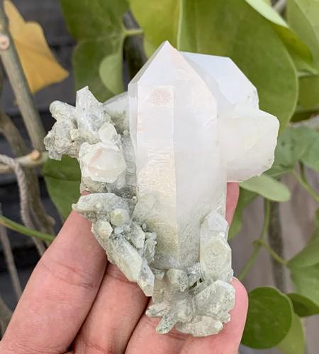 150 Gram Well Terminated Natural Chlorine Quartz: Title:150 Gram Well Terminated Natural Chlorine Quartz Specimen Weight: 150 Gram Size/Dimensions: 86x72x40 mm Origin: Pakistan Reserve: $20.00 Shipping: Domestic: Flat-rate of $15.00 to anywhere withi