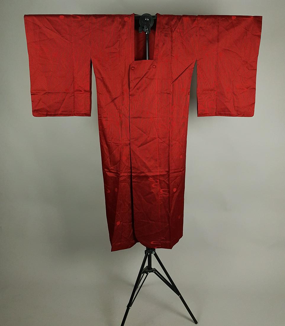 BLACK & RED SATIN SILK KIMONO (1 of 8)
