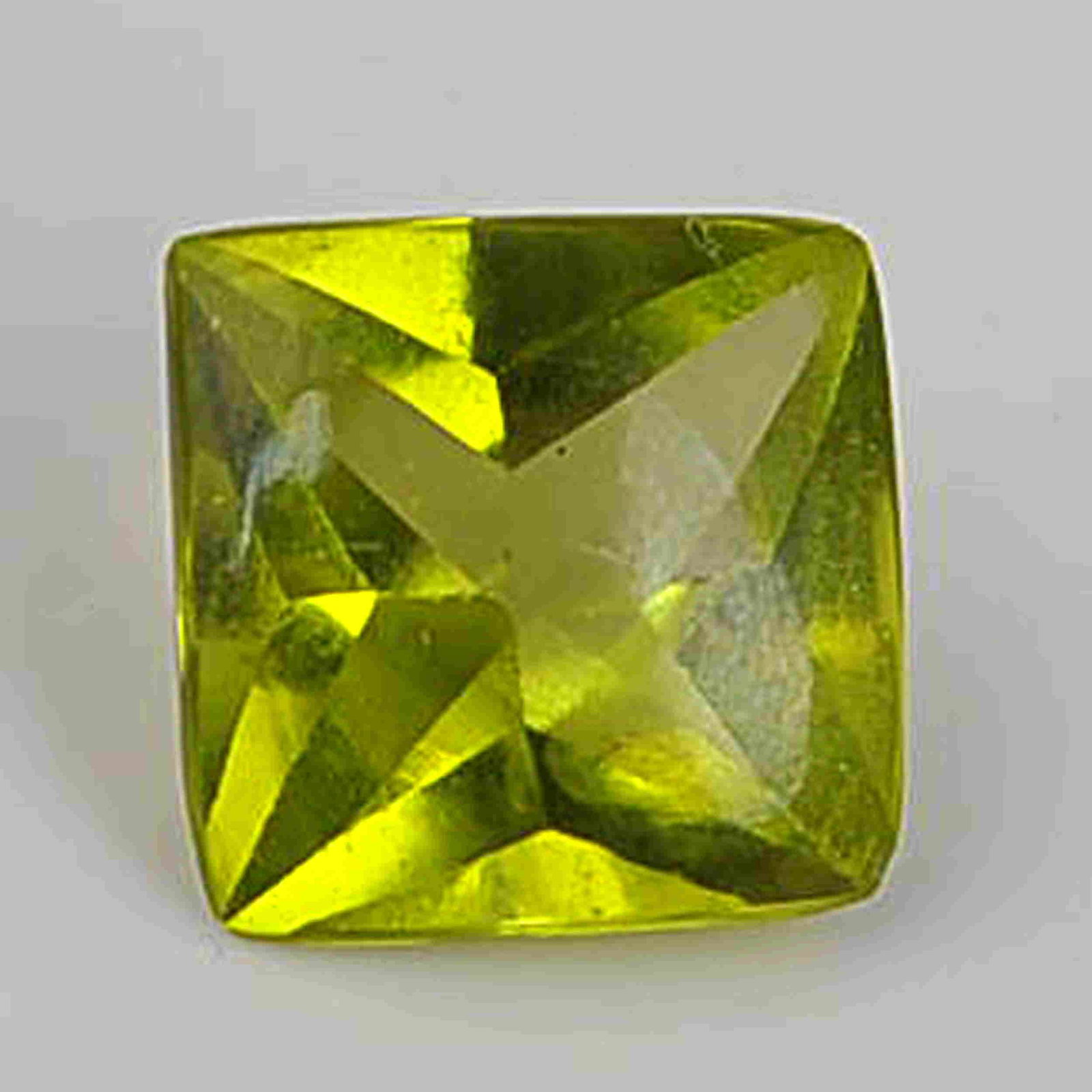 1.61 Ct Green Square Peridot Loose Gemstone 1 Pieces (1 of 5)