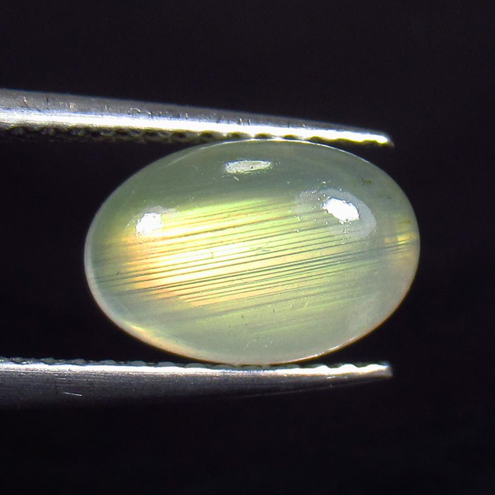 2.33 Ct Natural Blue Moonstone Oval Cab: No Reserve! Title: 2.33 Ct Natural Blue Moonstone Oval Cab Stone Clarity: Translucent Gemstones: Natural Moonstone Carat Weights: 2.33 Size/Dimensions: 9.90 x 6.80 x 4.30 mm Additional Information: Ex