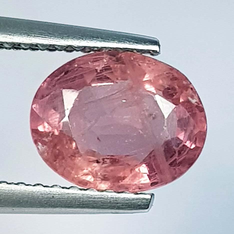 2.15 ct Natural Orange Sapphire: No Reserve! Title: 2.15 ct Natural Orange Sapphire Color/Clarity: Loosegemstone Gemstones: VS Carat Weights: 2.15 Size/Dimensions: 8.70 x 7.00 x 3.70 Additional Information: Oval - Burma Shipping: D
