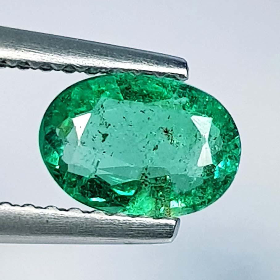 Natural Emerald Oval Cut 0.80 ct (1 of 5)