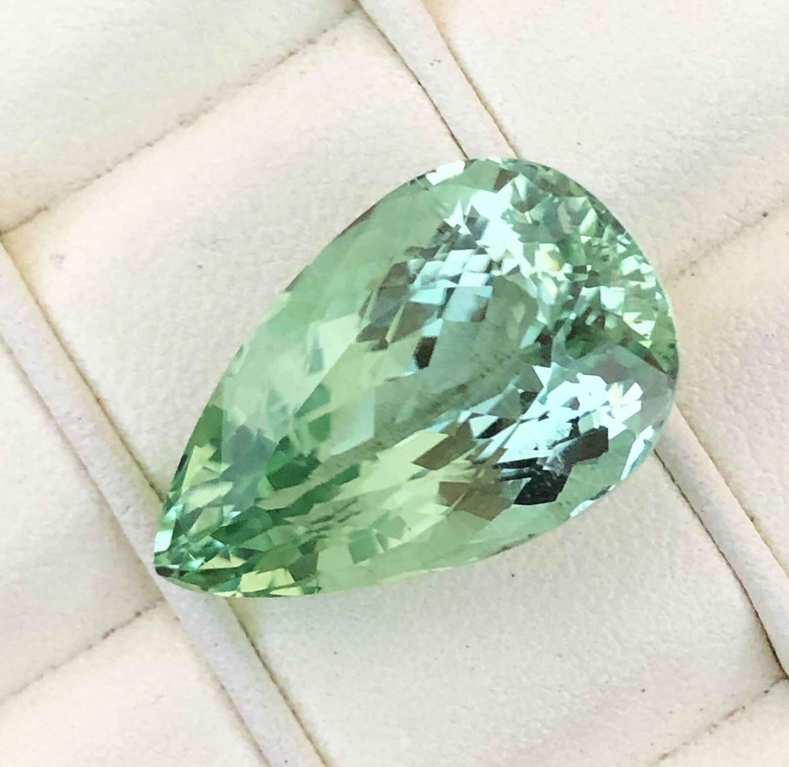 Green Kunzite Spodumene loose Gem, VVS Clarity Mint (1 of 6)
