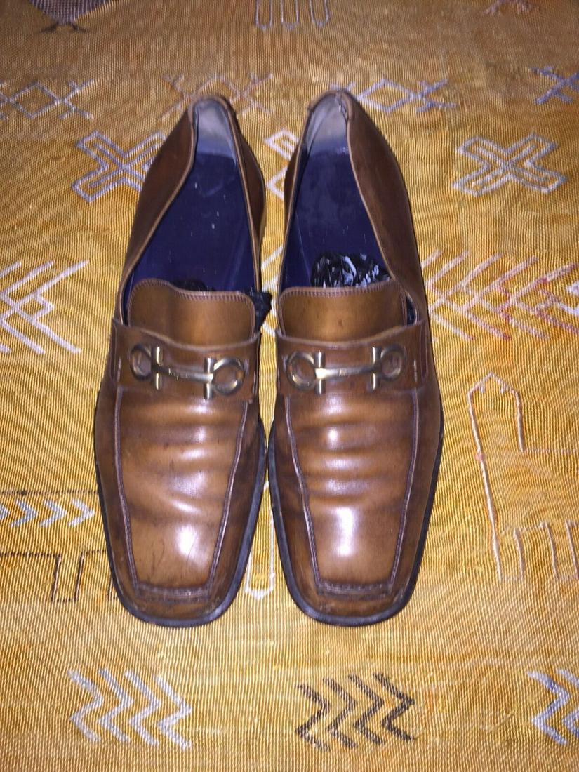 Tan Leather Salvatore Ferragamo Loafers: Great leather Ferragamo loafers with brushed gold buckles. Marked size 9D. Reserve: $100.00 Shipping: Domestic: Flat-rate of $8.00 to anywhere within the contiguous U.S. International: Foreign shippin