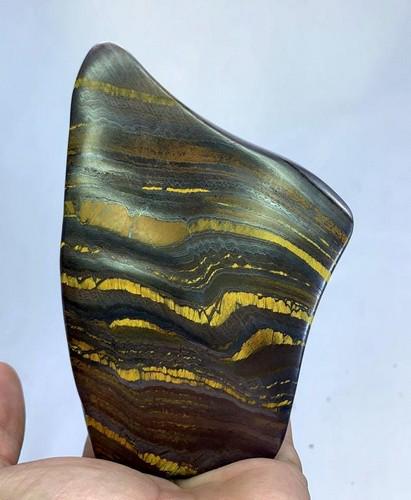 633 Gram Top Quality Tiger Iron Tumble (1 of 4)