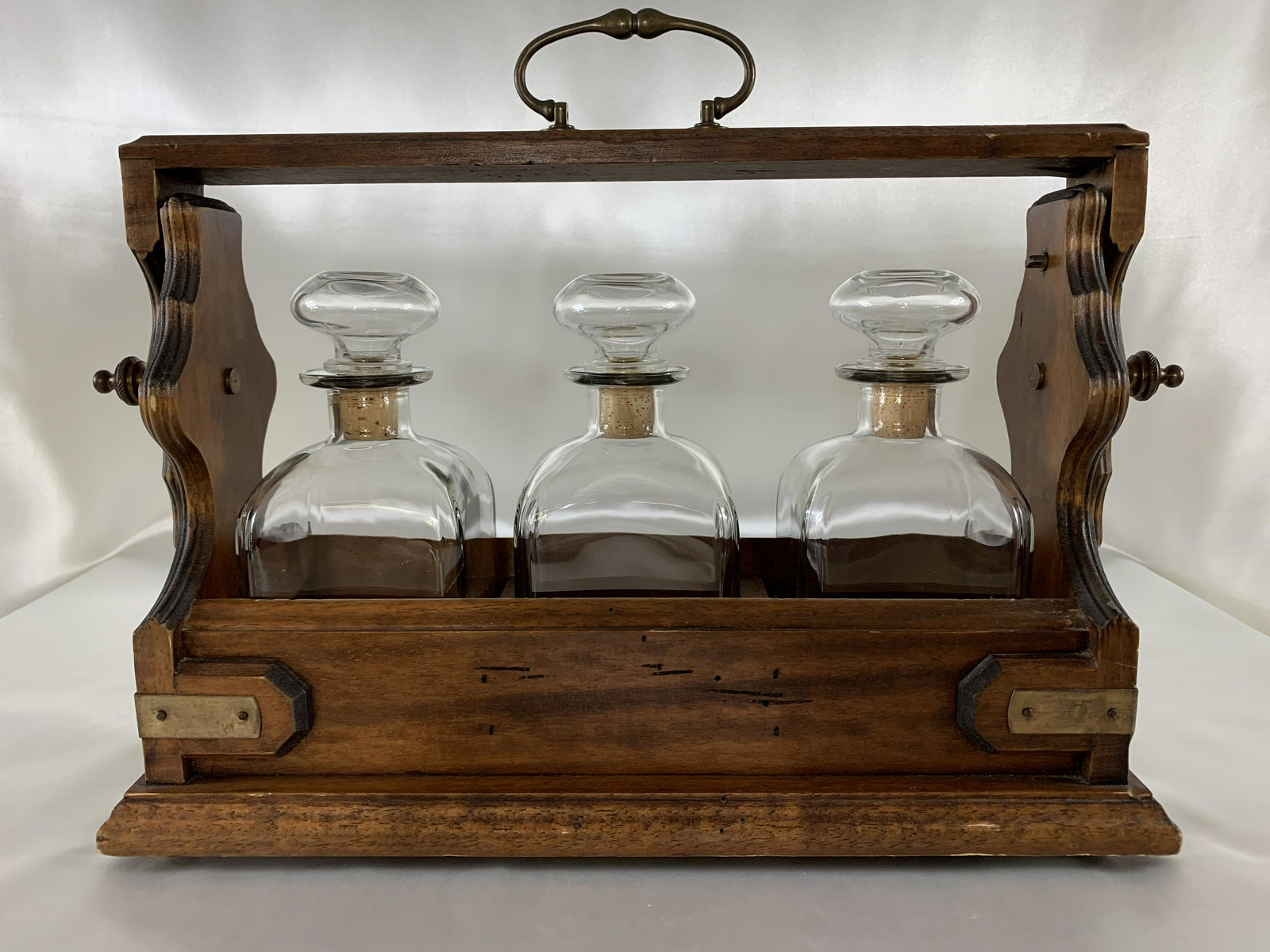Liquor Tantalus Decanter Set (1 of 5)