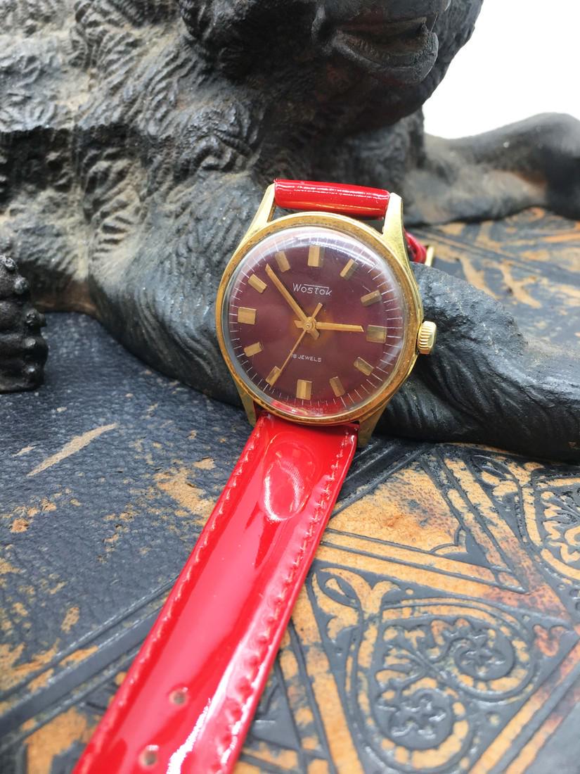 Wostok vintage men wrist watch russian antique unisex: Materials Band material: Leather Gold, Stainless steel Wostok vintage men wrist watch russian antique unisex black USSR watches / Vostok USSR wrist watch + Leather strap №81 Watch - "Wostok" Spe