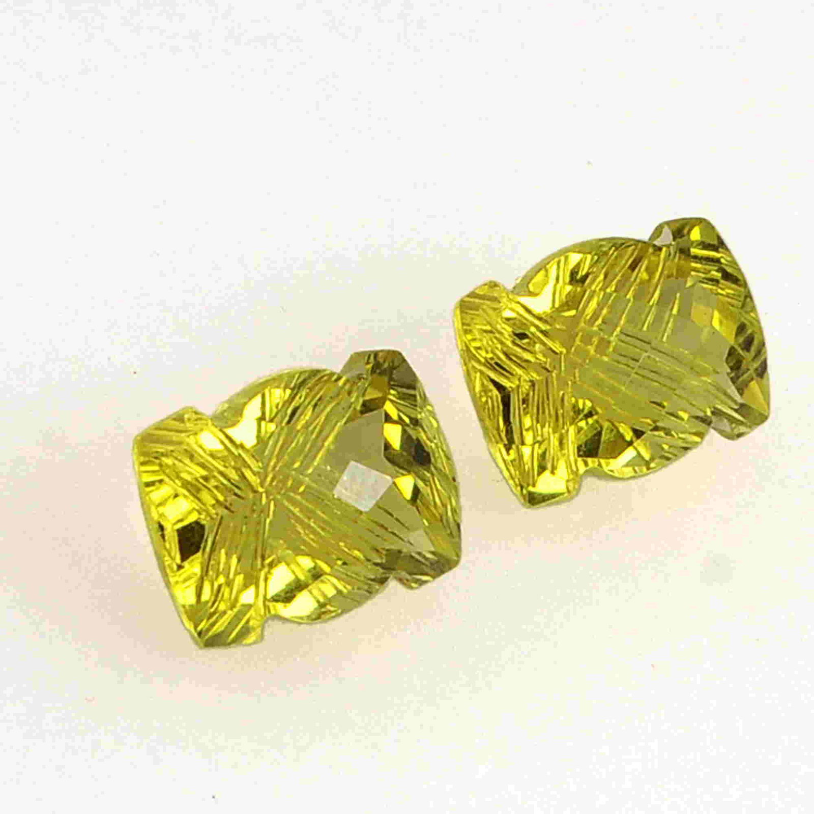 8 Carat Yellow Lemon Quartz Loose Gemstone 2 Pieces: No Reserve! Title: 8 Carat Yellow Lemon Quartz Loose Gemstone 2 Pieces Additional Information: Specification of Gemstone Name : Lemon Quartz Color : Yellow Total Weight : 8 Shape : Octagon Cut : Fancy