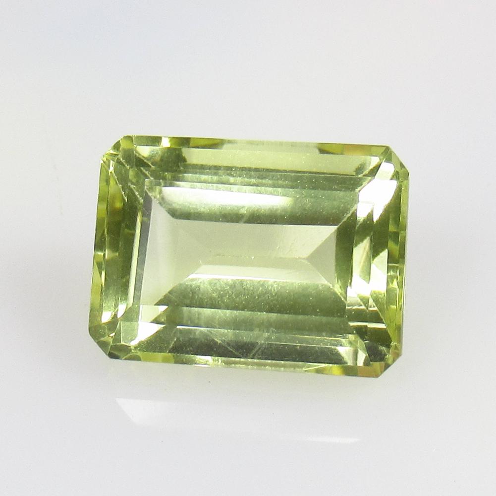 8.31 Ctw Natural Lemon Quartz Octagon Cut: No Reserve! Title: 8.31 Ctw Natural Lemon Quartz Octagon Cut Stone Clarity: VVS Gemstone: Lemon Quartz Carat Weight: 8.31 Dimesnions: 14.00 x 10.20 x 7.80 mm Additional Information: Good Luster / Top 