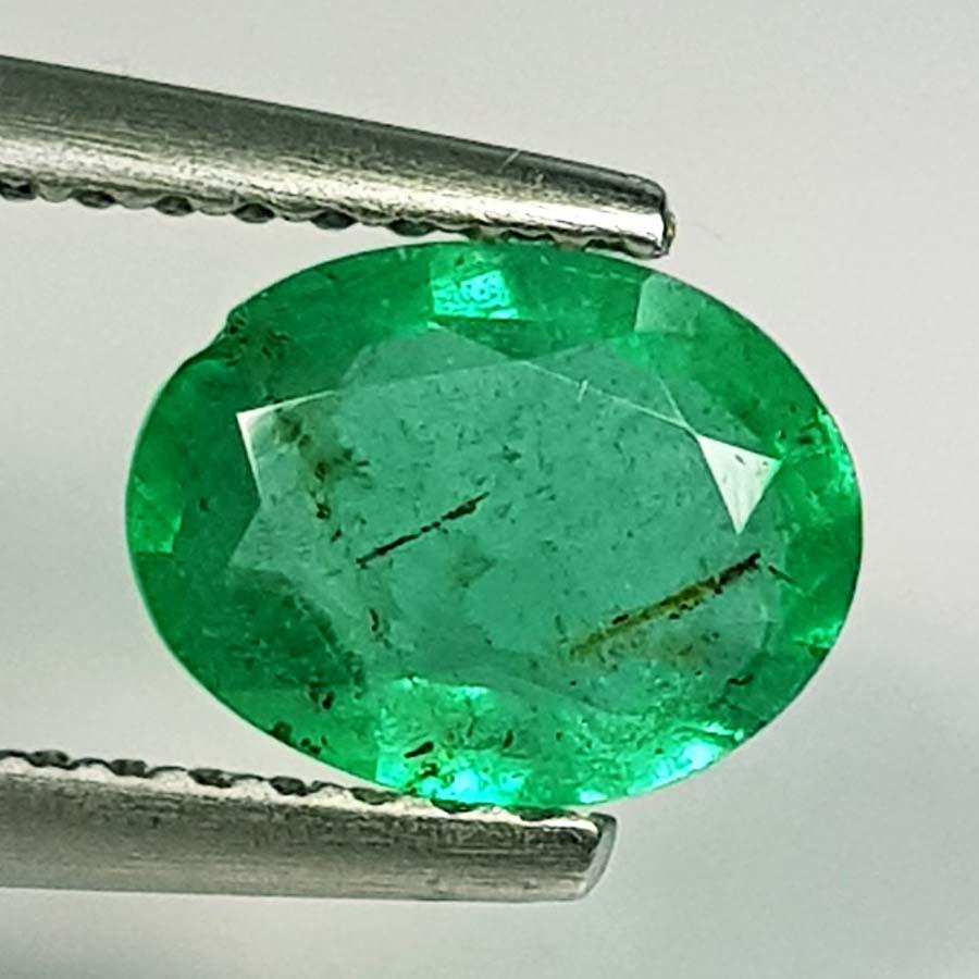 Natural Emerald Oval Cut 1.05 ct (1 of 5)