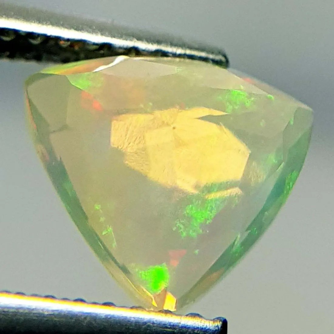 Natural Fire Opal Triangle Cut 1.30 ct (1 of 5)