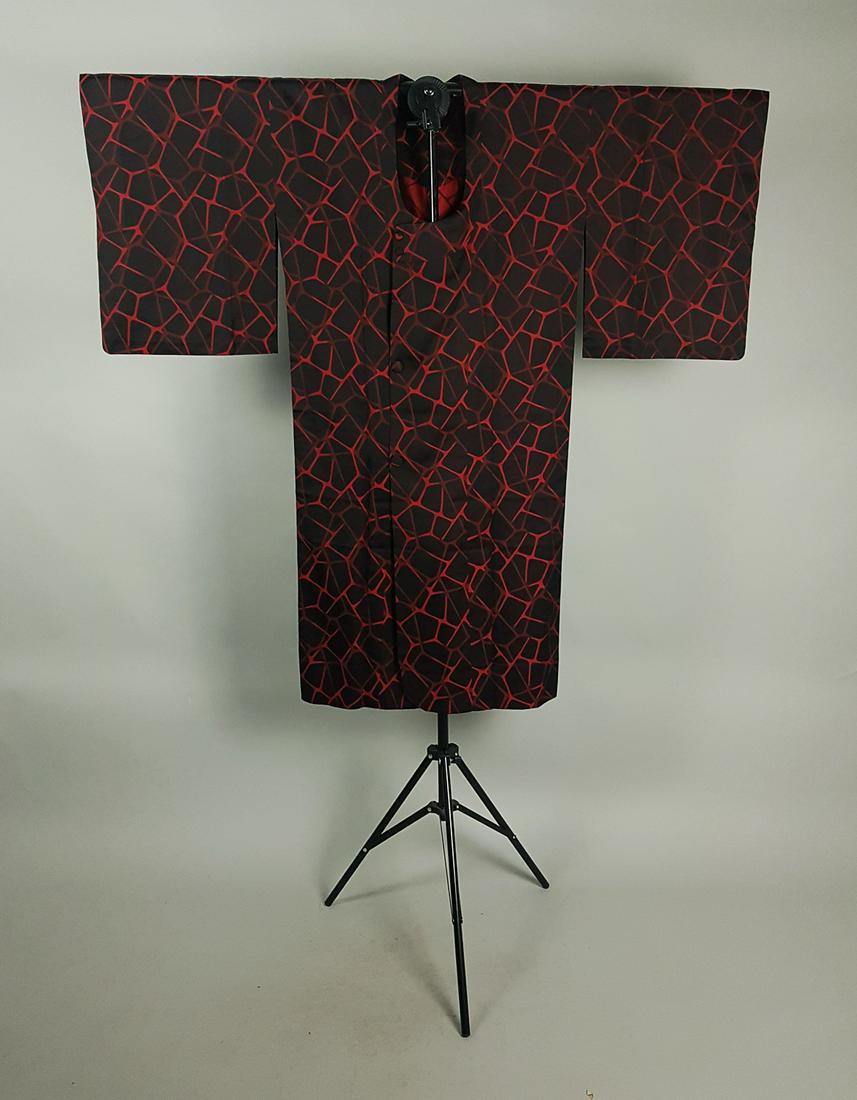 RED BLACK SATIN SILK KIMONO (1 of 6)