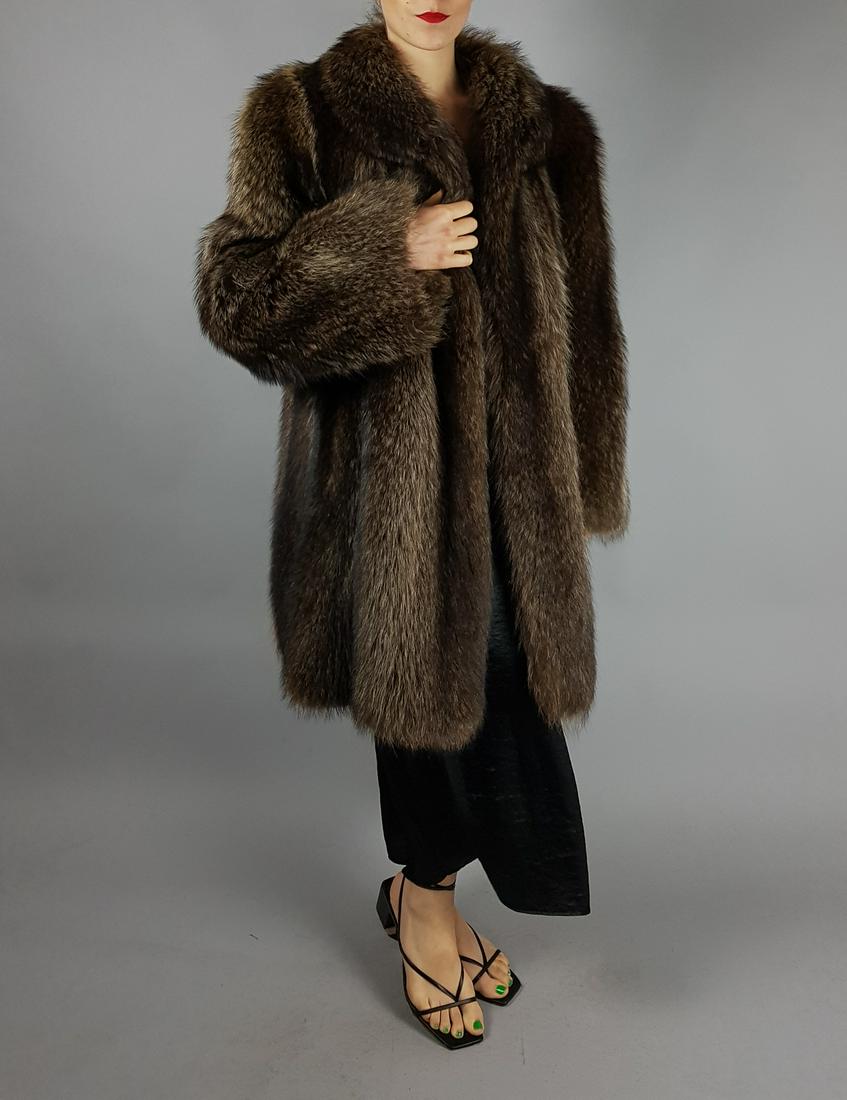 BROWN RACCOON FUR COAT: Title: BROWN RACCOON FUR COAT Dimension: Aproximate size: SIZE XL : Length from collar:85cm; 33.46 in; Shoulder length: 45cm; 17.72in; Arm Length: 64cm; 25.2 in; Chest size ( pit to pit x2 ):115cm; 45