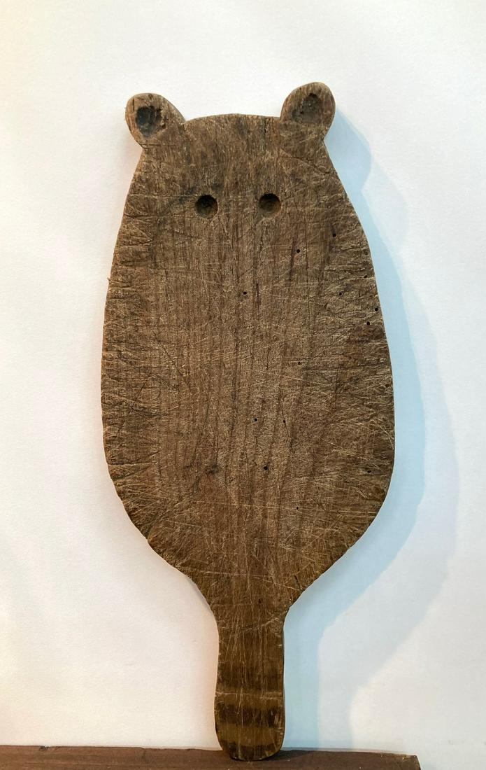 C1920 rare raccoon cutting board (1 of 4)