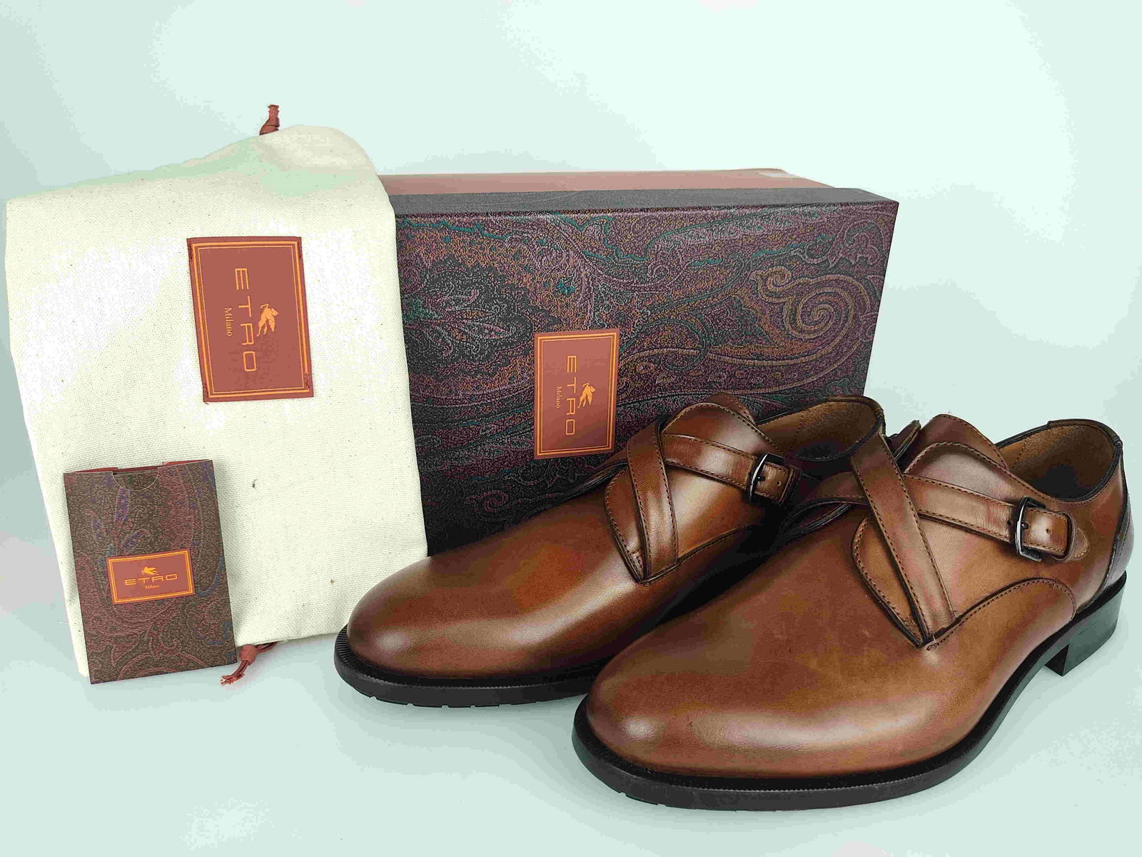 ETRO Men's leather shoes: Title: ETRO Men's leather shoes Materials: Leather Size: 41 EU / 8 US (Men) Sole length 29 cm Description: (4161/A). Men's leather shoes - Lace-up with buckles. Cognac color with â€œOld Style&rdqu