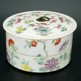 Chinese Republic Famille rose stacking box w lid: Title: Chinese Republic Famille rose stacking box w lidDimension: 4 7/8" (12.4 cm) x 2 5/8" (6.7 cm) tall diameter.Additional Information: Delicate colorful flowers have been painted all over the lid