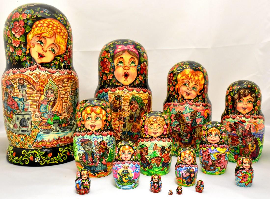 Matreshka: Dimensions 30 × 14 cm Matreshka. Traditional russian wooden nesting doll. Handmade, handpainting with artist’s signature – Bakatin. Sergiyev Posad, 15 pcs. Reserve: $480.00 Shipping:<