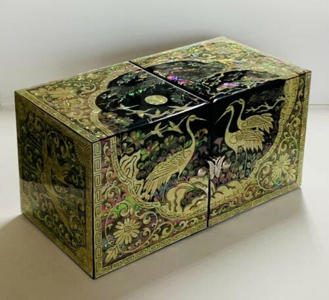 Chinese jewelry box case abalone shell inlaid vintage (1 of 9)