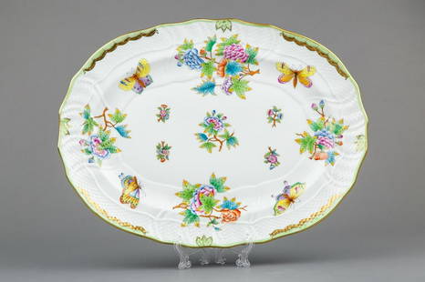 Herend Queen Victoria Rocaille Serving Platter: Herend Queen Victoria Rocaille Serving Platter Manufacturer: Herend Porcelain Manufactory (Hungary) Quality: Handpainted, 1st class Pattern: Queen Victoria (VBO) Condition: Pre-owned, in