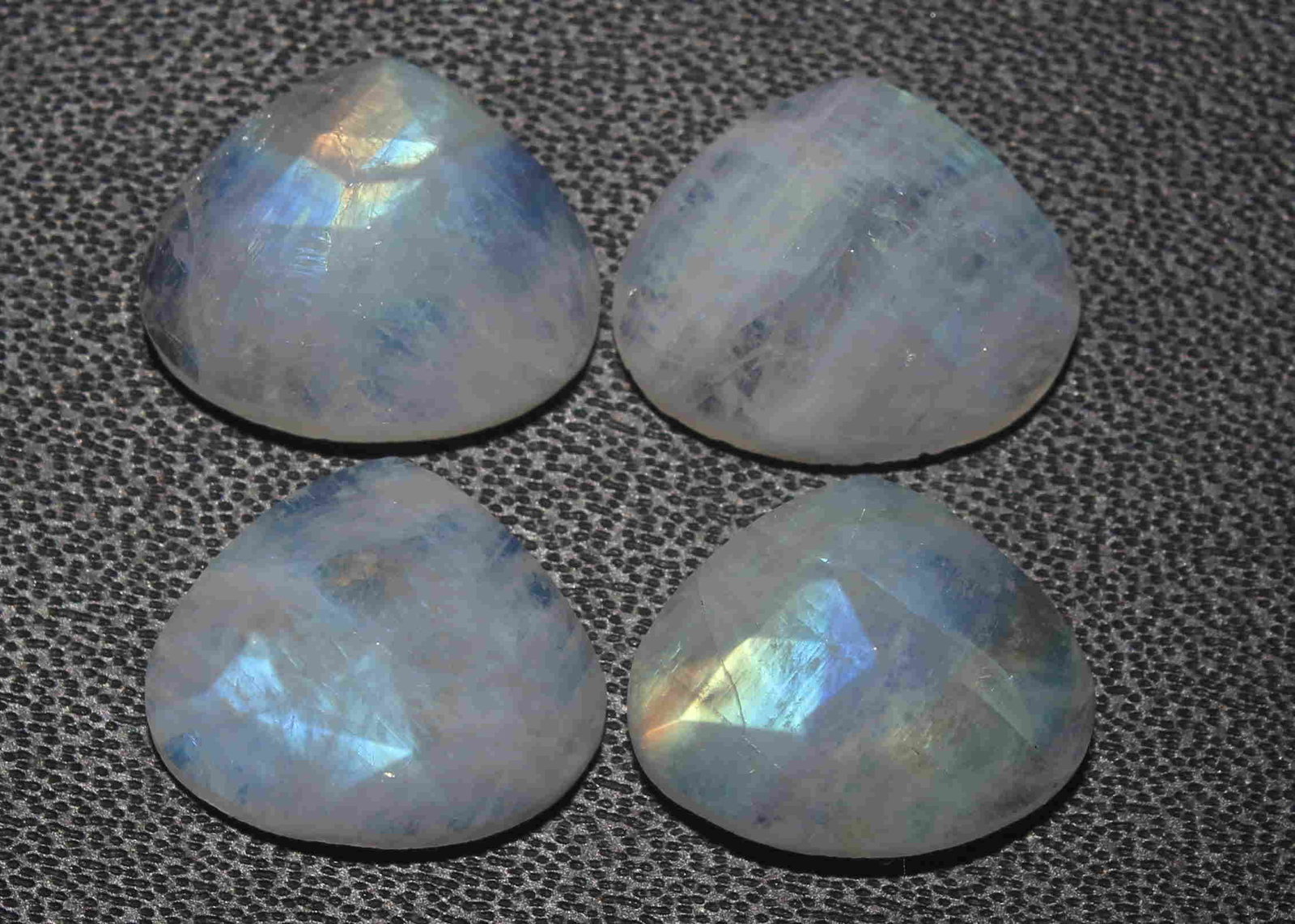 16.74 cts Natural Rainbow Moonstone Lot: No Reserve! Title: 16.74 cts Natural Rainbow Moonstone Lot Additional Information: Gemstone : Natural Rainbow Moonstone Shape and cut : Herat Cut Weight : 16.74 Carats Measurements : 12x10.22x4.80 mm,