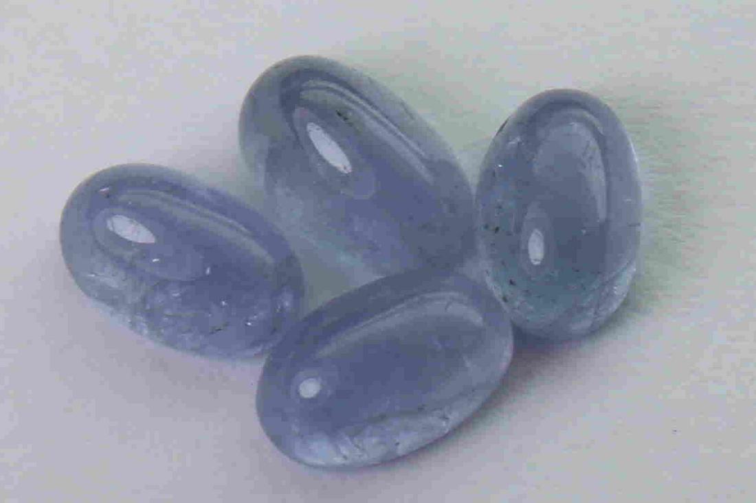 2.35 cts Natural Tanzanite Lot: No Reserve! Title: 2.35 cts Natural Tanzanite Lot Additional Information: Gemstone : Natural Tanzanite Shape and cut : Oval cabochan Weight : 2.35 Carats Measurements : 5.90x3.86x2.63 mm , 5.64x3.69x2