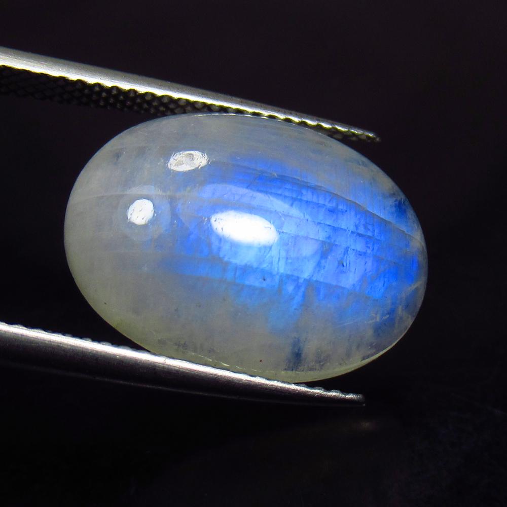 10.02 Ctw Natural Blue Moonstone Oval Cab: No Reserve! Title: 10.02 Ctw Natural Blue Moonstone Oval Cab Stone/clarity: Translucent Gemstone: Moonstone Carat Weight: 10.02 Size: 18.00 x 13.40 x 5.00 mm Additional Information: Excellent Oval Cab