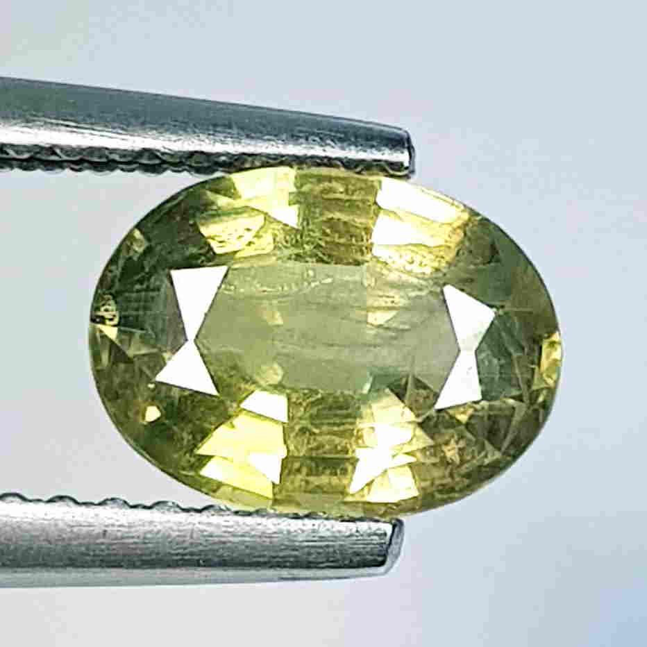 1.44 ct Natural Green Sapphire: No Reserve! Title: 1.44 ct Natural Green Sapphire Color/Clarity: Loosegemstone Gemstones: VS Carat Weights: 1.44 Size/Dimensions: 8.00 x 6.00 x 3.40 Additional Information: Oval - Burma Shipping: Do