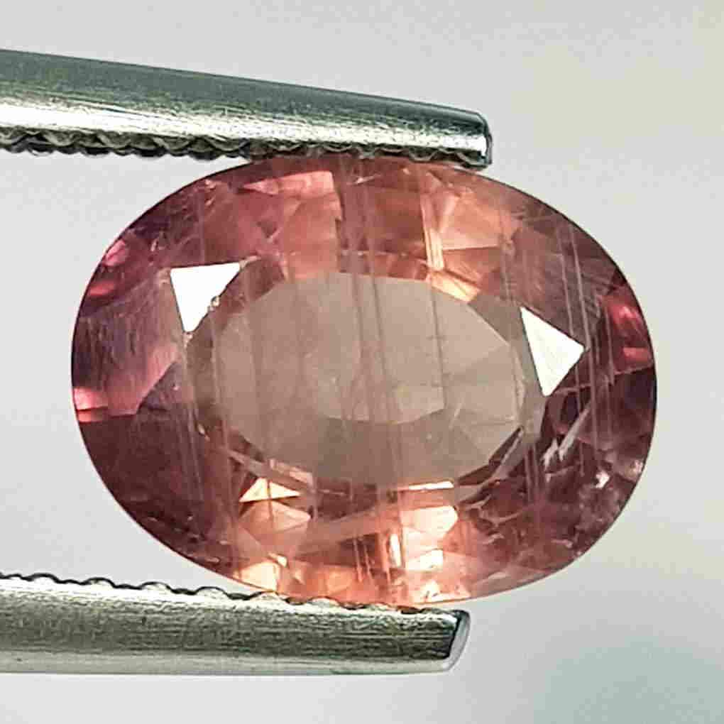 2.34 ct Natural Orange Sapphire: No Reserve! Title: 2.34 ct Natural Orange Sapphire Color/Clarity: Loosegemstone Gemstones: VS Carat Weights: 2.34 Size/Dimensions: 9.00 x 7.00 x 4.00 Additional Information: Oval - Burma Shipping: D