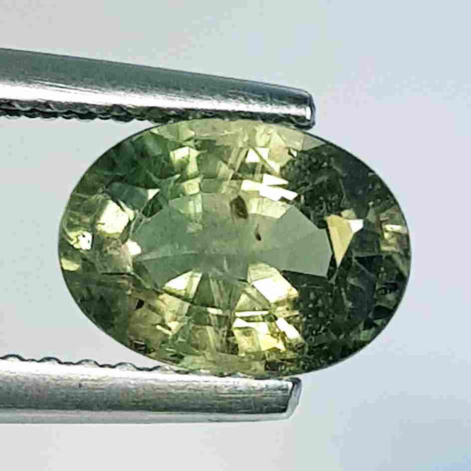 1.68 ct Natural Green Sapphire: No Reserve! Title: 1.68 ct Natural Green Sapphire Color/Clarity: Loosegemstone Gemstones: VS Carat Weights: 1.68 Size/Dimensions: 8.00 x 6.00 x 3.90 Additional Information: Oval - Burma Shipping: Do