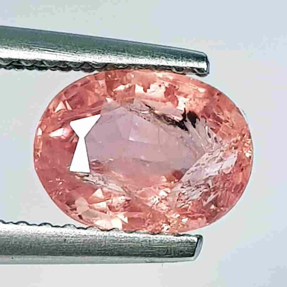 1.72 ct Natural Orange Sapphire: No Reserve! Title: 1.72 ct Natural Orange Sapphire Color/Clarity: Loosegemstone Gemstones: VS Carat Weights: 1.72 Size/Dimensions: 8.00 x 6.00 x 3.70 Additional Information: Oval - Burma Shipping: D