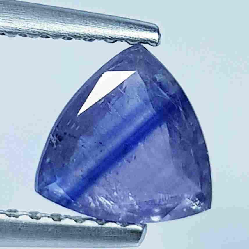 1.27 ct Natural Blue Sapphire: No Reserve! Title: 1.27 ct Natural Blue Sapphire Color/Clarity: Loosegemstone Gemstones: VS Carat Weights: 1.27 Size/Dimensions: 7.00 x 7.00 x 3.00 Additional Information: Triangle - Burma Shipping: