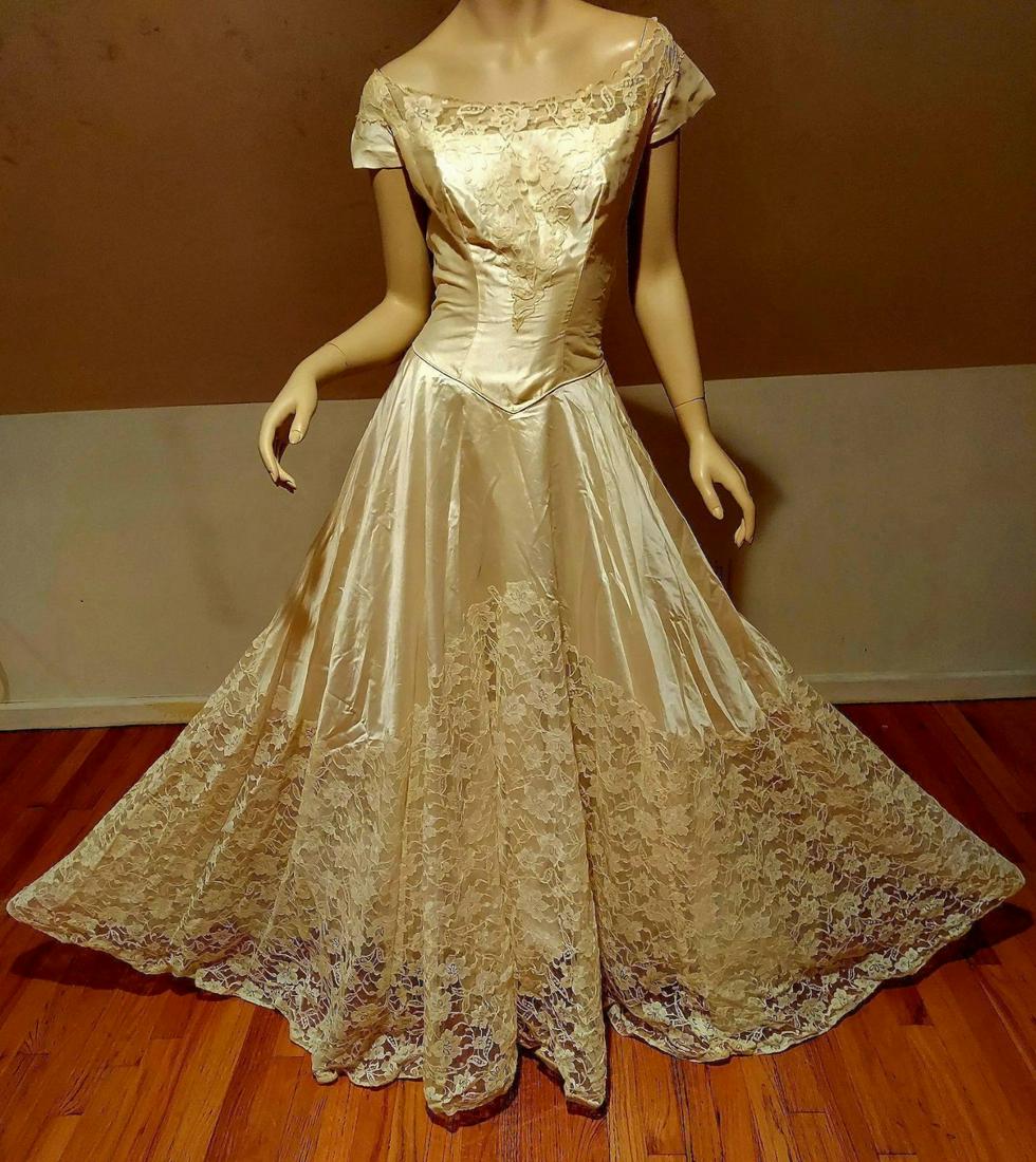 Vtg 1950 French Lace Wedding Gown silk shantung Train & (1 of 7)