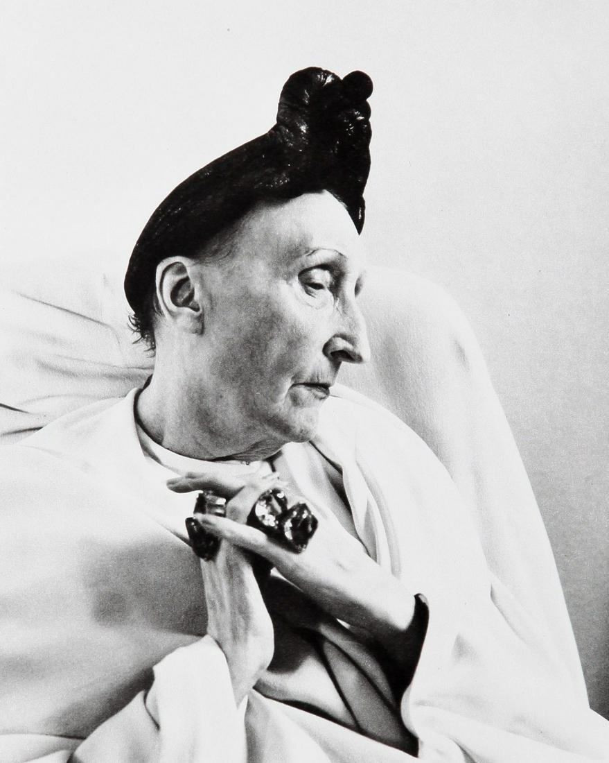 Cecil Beaton - Edith Sitwell 1962: Artist: Cecil Beaton Title: Edith Sitwell 1962 Date Printed: Printed in 1979 Heavy weight, matte finish Medium: Vintage Photogravure/Heliogravure Print Origin: Italy Dimension: 21.5x 17.5 cm - 8.5. x