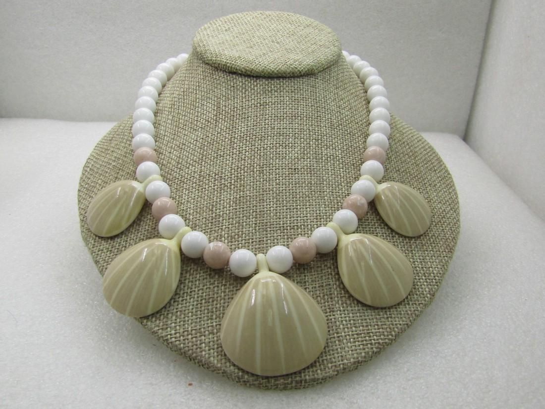 Vintage Seashell White Beaded Necklace, 18", Faux (1 of 1)