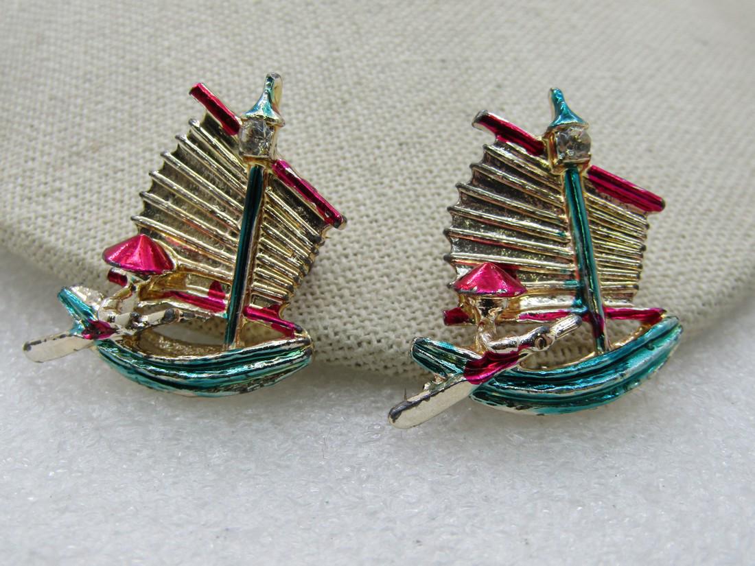 Vintage Pair Enameled Chinese Junket Brooches, 1960's (1 of 5)