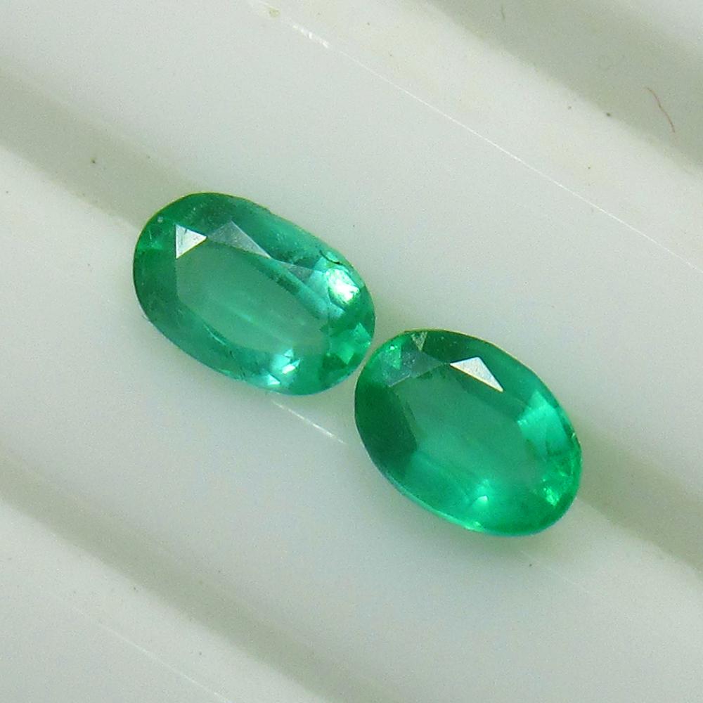 0.90 Ct Natural Zambian Emerald Oval Pair (1 of 2)