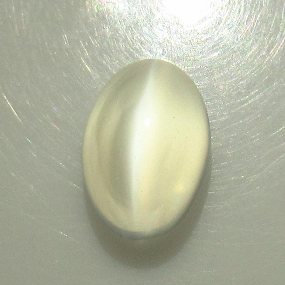 4.85 Ct Natural Moonstone Oval Cab: No Reserve! Title: 4.85 Ct Natural Moonstone Oval Cab Stone Clarity: Semi-Transparent Gemstones: Natural Moonstone Carat Weights: 4.85 Size/Dimensions: 11.20 x 7.80 x 7.50 mm Additional Information: N
