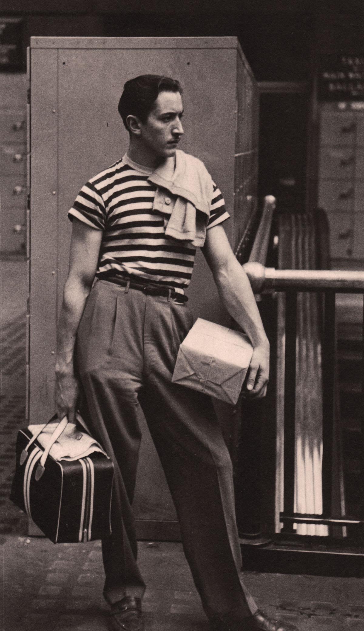 RUTH ORKIN - Waiting for the train at Penn Station (1 of 1)
