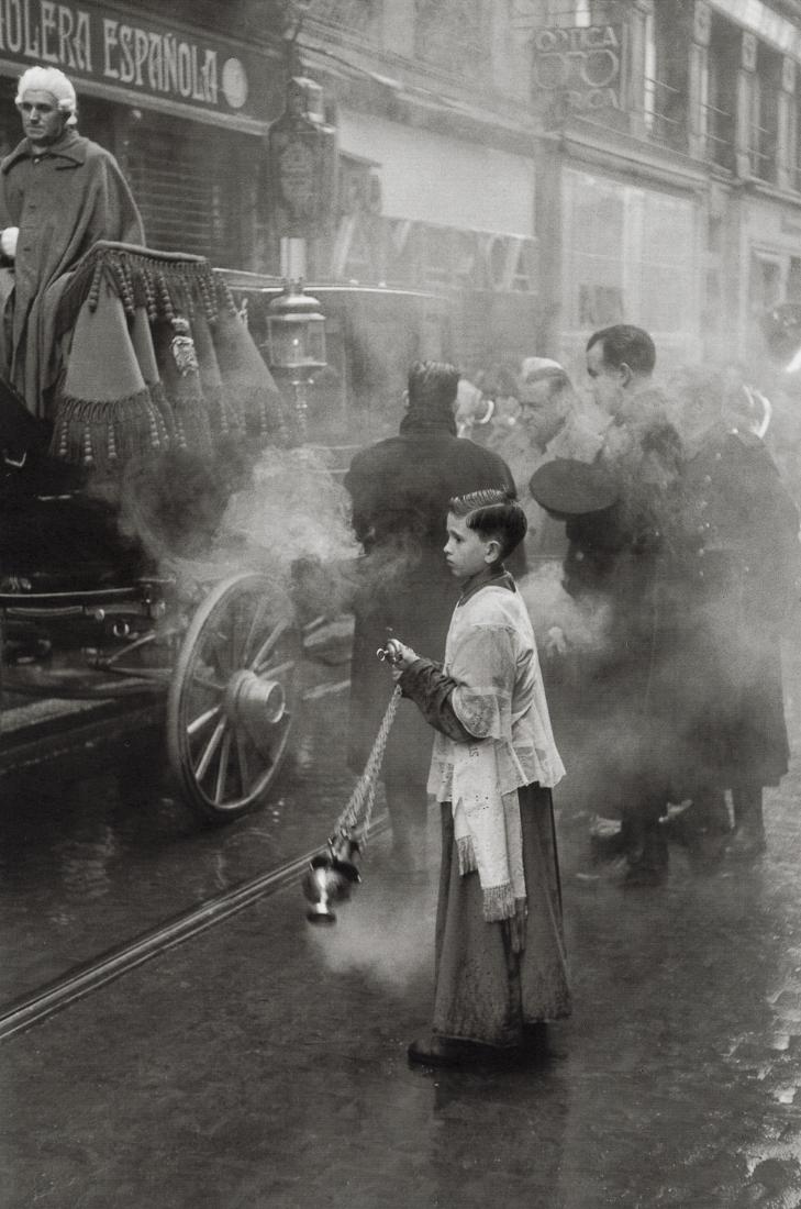 HENRI CARTIER-BRESSON - Puerta Del Sol, Madrid, 1953 (1 of 1)