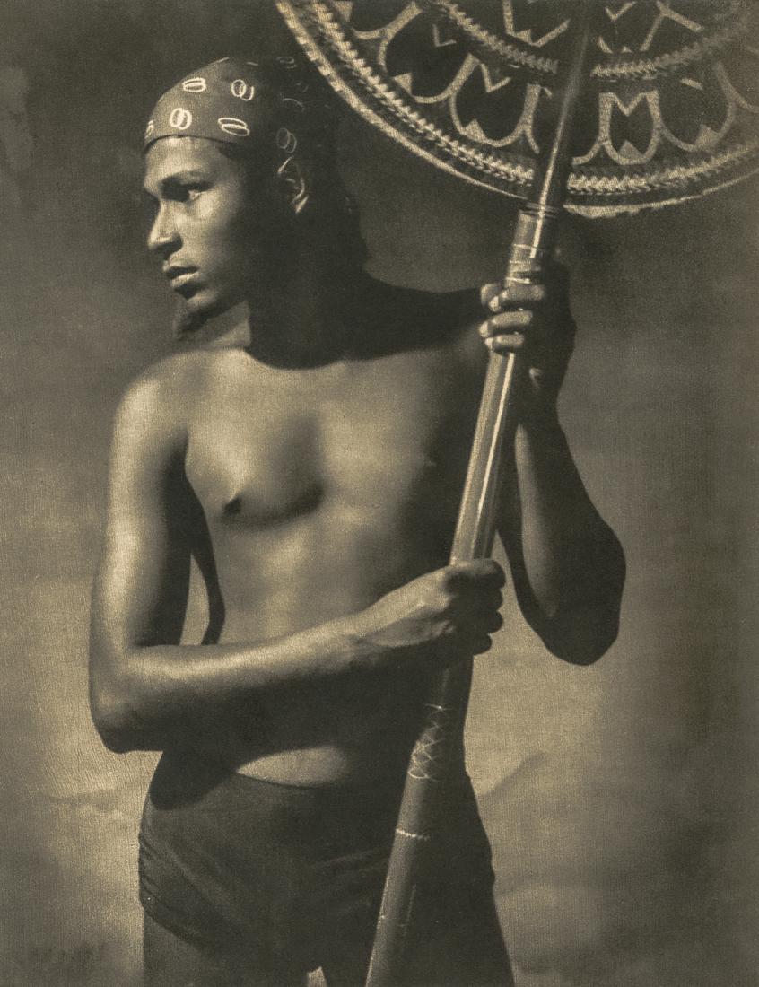 LIONEL WENDT - Sunshade Bearer (1 of 1)