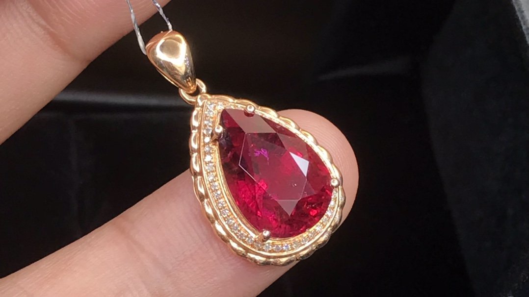 18K White Gold 3.68 ct Garnet & Diamond Pendant (1 of 3)