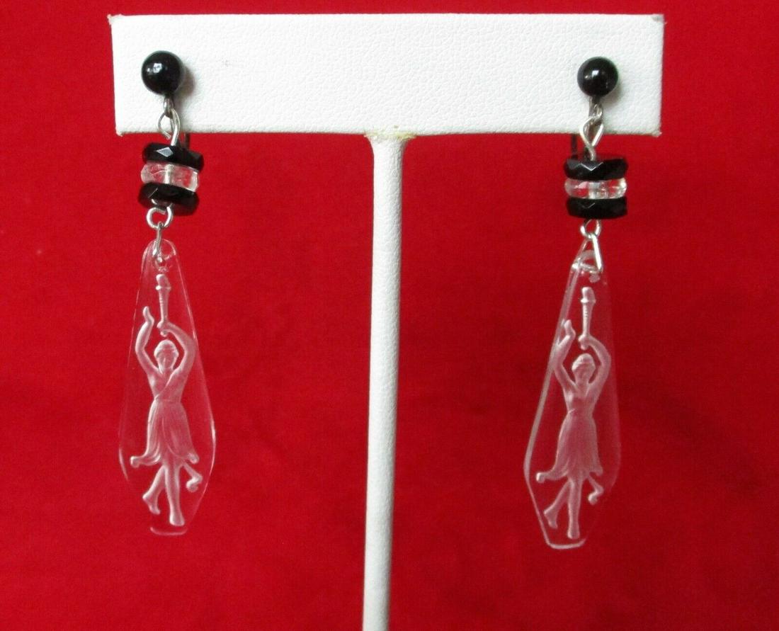 Pair of Art-Deco Hand-Etched Crystal & 935 Silver: Title: Pair of Art-Deco Hand-Etched Crystal & 935 Silver Screw-Back Earrings Additional Information: Pair of Vintage Deco Screw-Back Hand-Etched Crystal & 935 Silver Earrings Circa. 1930 European Deco
