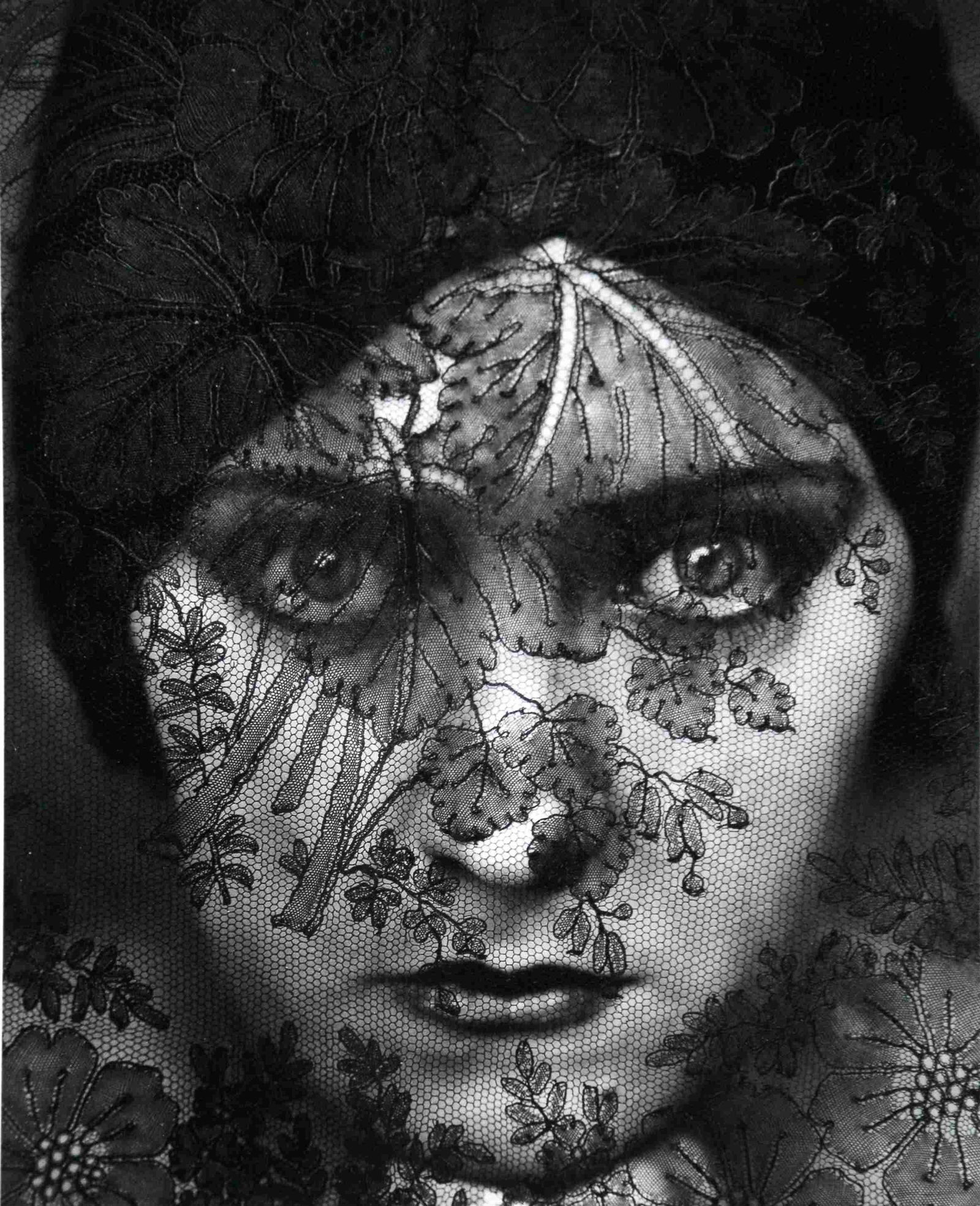 Edward Steichen - Gloria Swanson, 1924 (1 of 1)