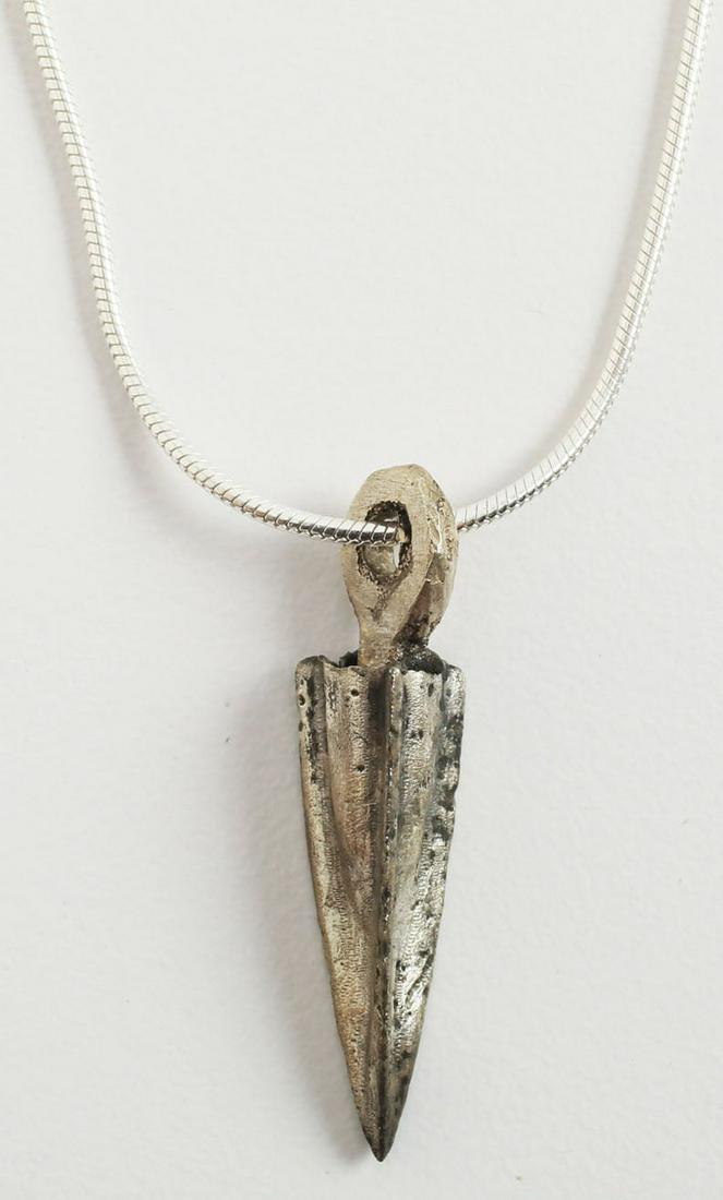 FINE GREEK ARROWHEAD NECKLACE C.8th-3rd C. BC (1 of 2)