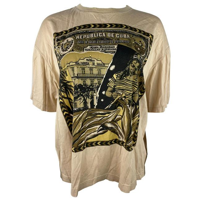 Vintage Byblos Beige Graphic T-shirt, Size Medium: Product details: The t-shirt features front Cuba gnathic detail and it is made out of cotton. Details Designer Byblos Dimensions Length: 25 in. (63.5 cm)Marked Size: M (US)Bust: 50 in. (127 cm)Waist: