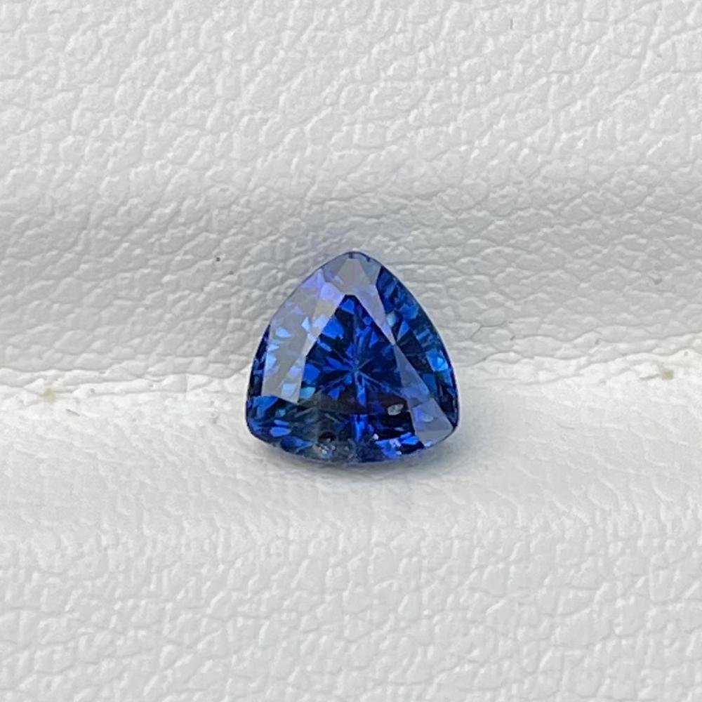 Natural Blue Sapphire 1.05 Cts Trillion Cut Loose (1 of 5)