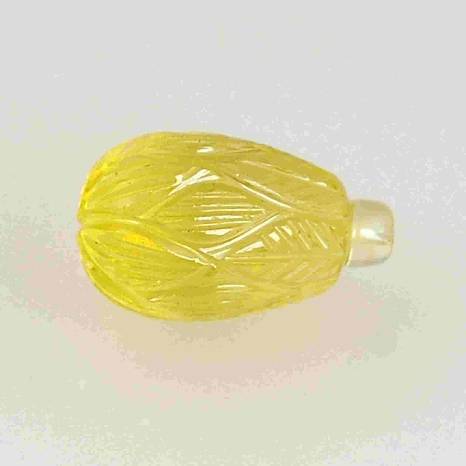 9.40 Carat Yellow Drops Lemon Quartz Loose Gemstone 1: No Reserve! Title: 9.40 Carat Yellow Drops Lemon Quartz Loose Gemstone 1 Piece Additional Information: Specification of Gemstone Stone : Lemon Quartz Shape : Drops Size : 9H x 16L x 9W mm Color : Yell
