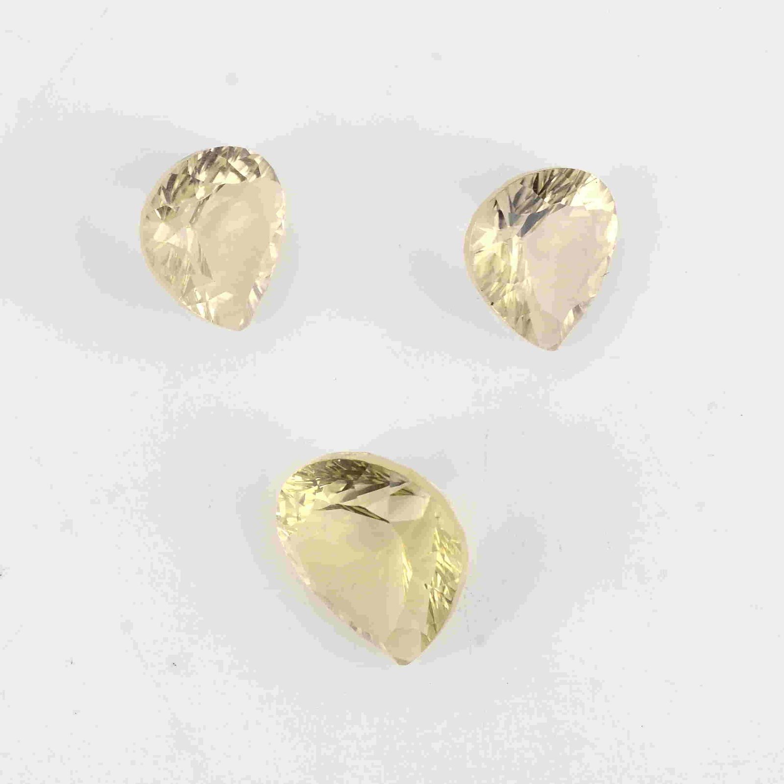 7.60 Carat Yellow Color Natural Heart Lemon Quartz: No Reserve! Title: 7.60 Carat Yellow Color Natural Heart Lemon Quartz Loose Gemstone 3 Pieces Brand: Gems Trading Center Gemstones: Lemon Quartz Carat Weights: 7.6 Size/Dimensions: 7.5H x 11L x 11W mm