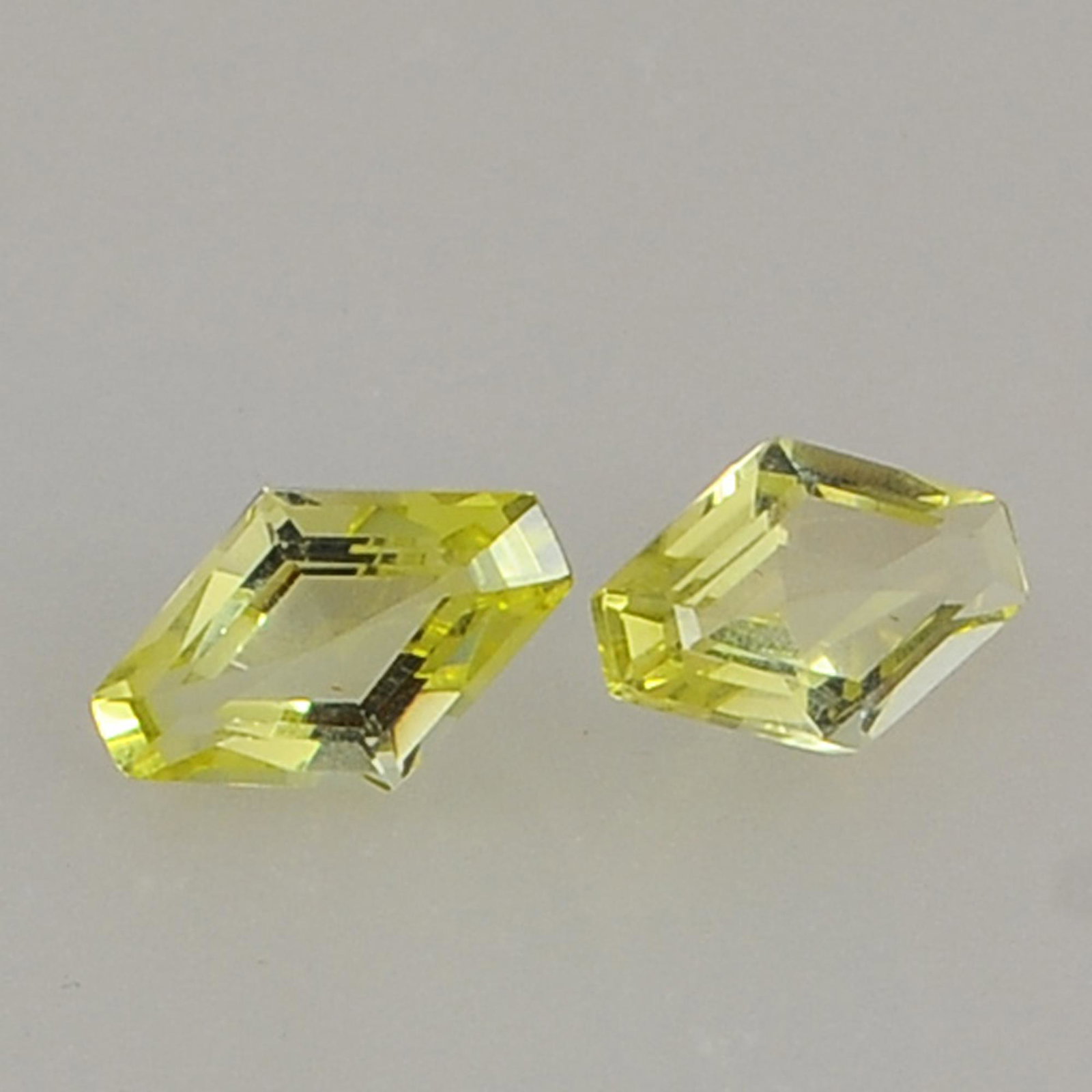 5.10 Carat Yellow Color Natural Fancy Lemon Quartz: No Reserve! Title: 5.10 Carat Yellow Color Natural Fancy Lemon Quartz Loose Gemstone 2 Pieces Brand: Gems Trading Center Gemstones: Lemon Quartz Carat Weights: 5.1 Size/Dimensions: 5.5H x 12L x 8W mm 